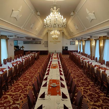 Hotel Korona Wellness, Rendezveny Es Borszalloda Eger Bagian luar foto