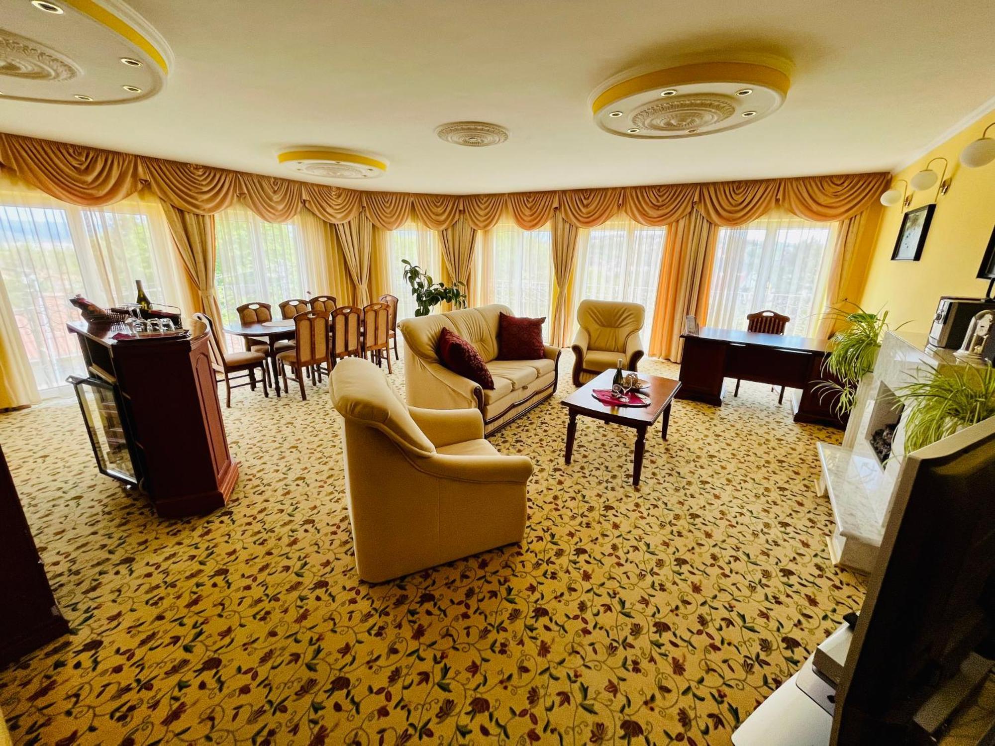 Hotel Korona Wellness, Rendezveny Es Borszalloda Eger Ruang foto